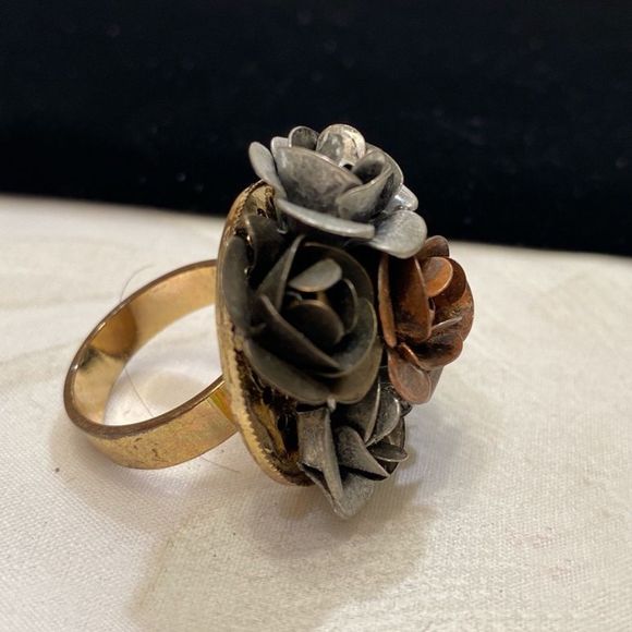 Vintage Multi Color Flower Ring - Picture 2 of 8